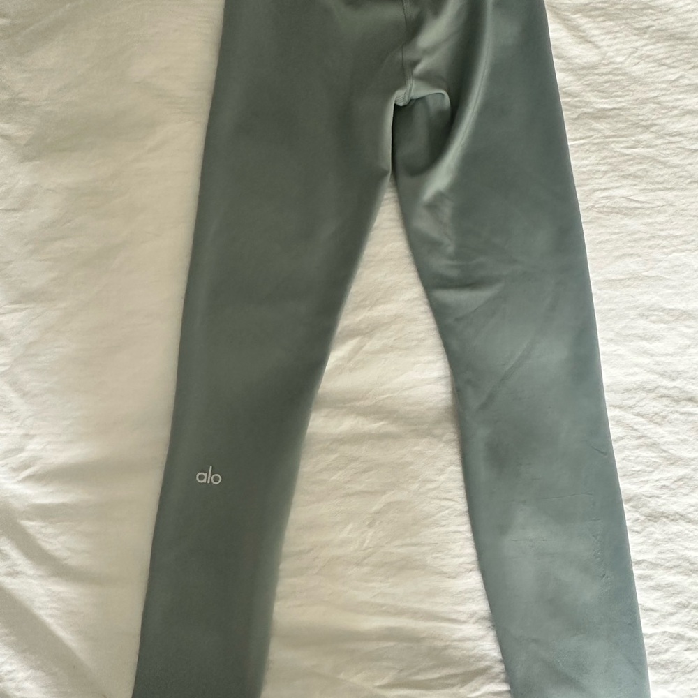 Alo Yoga Light Green Pants | Size Small | Excellent Condition